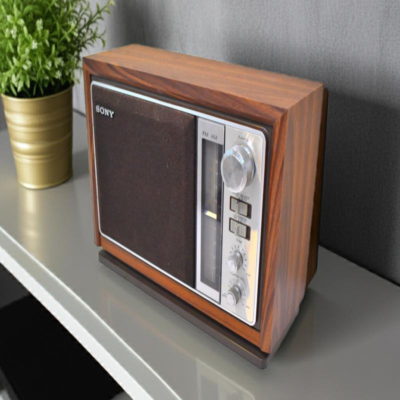 70s Sony Model ICF-9740W AM/FM Solid State Transistor Radio Sounds Great! Excellent Plus Condition Original Box!
